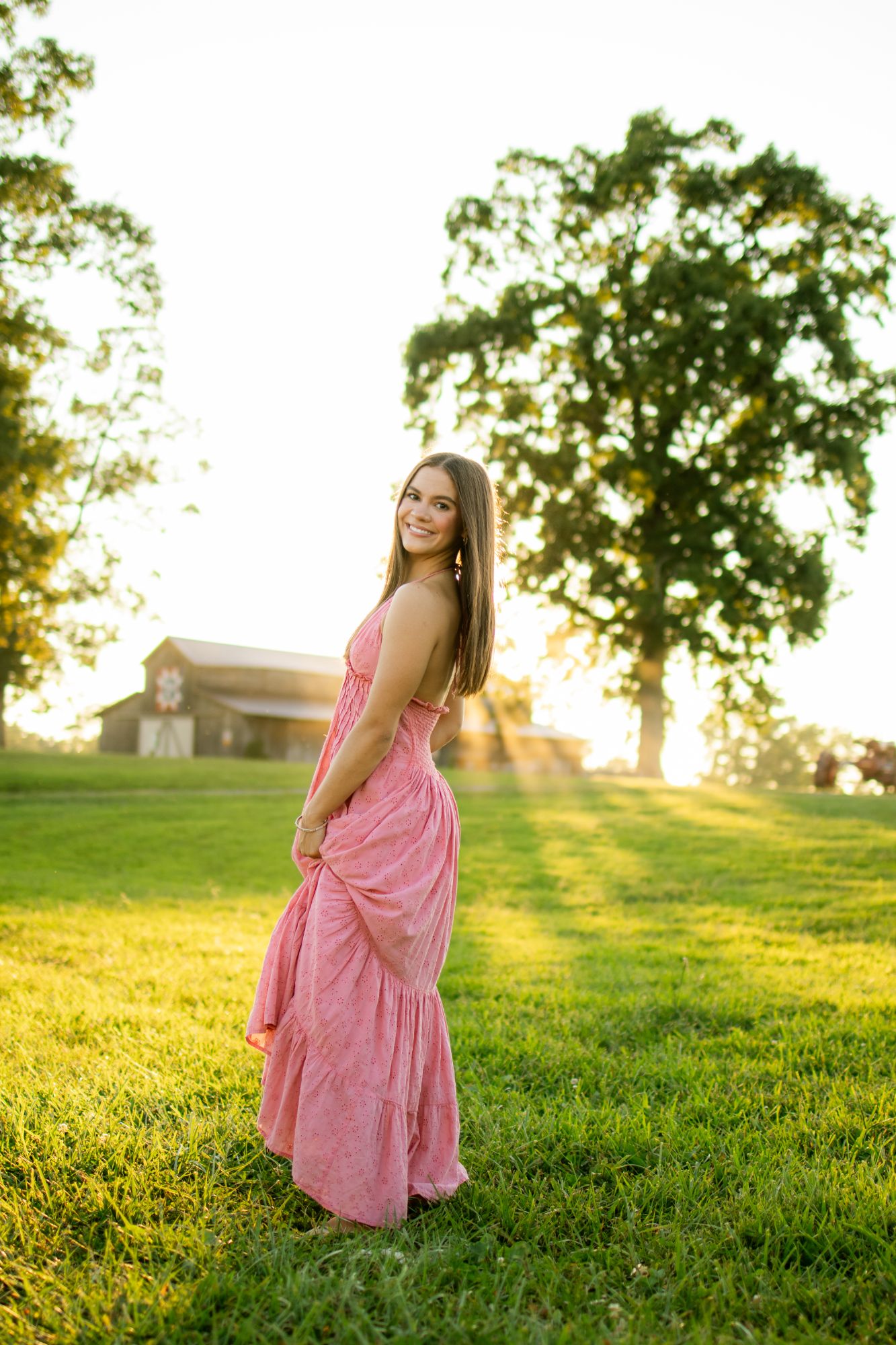 senior portrait, golden hour field