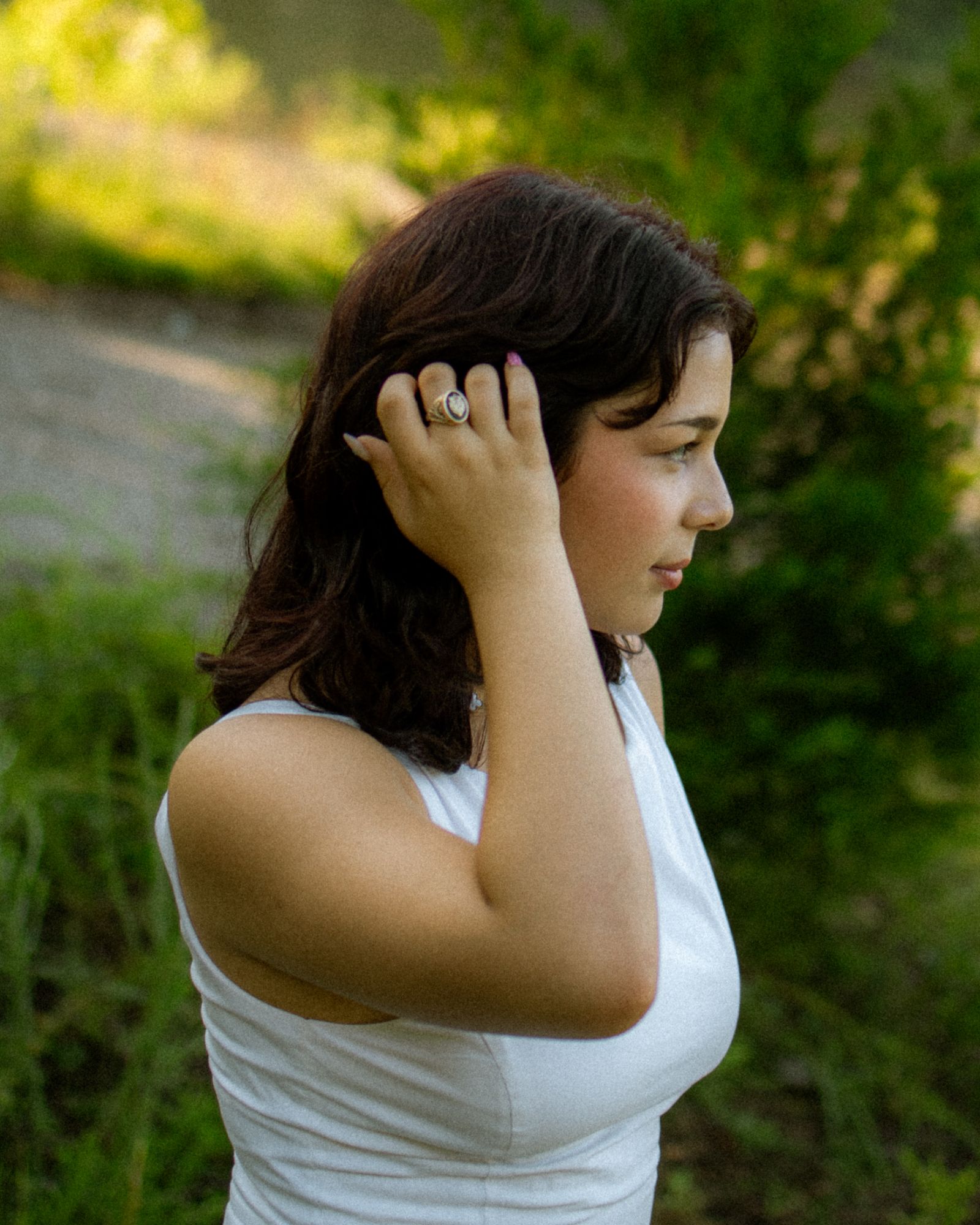 senior portrait outdoors in natural light